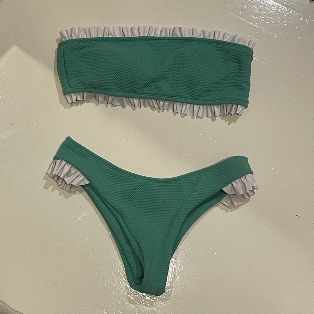 ruffle bandeau bikini set - Picture 2 of 3